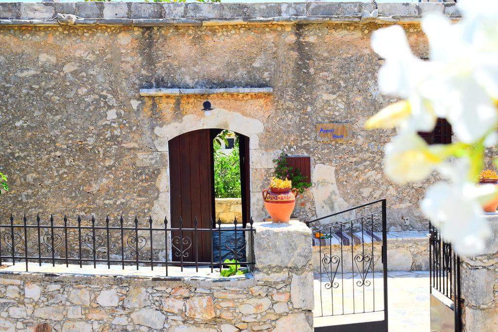 Anna'S Stone House Vila Megala Chorafia Exterior foto